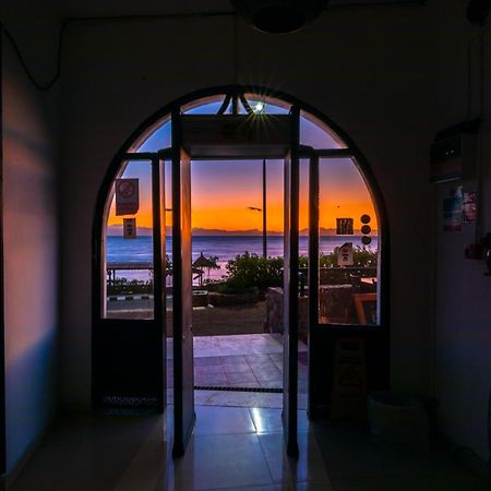 The Bedouin Moon Hotel Дахаб Екстериор снимка