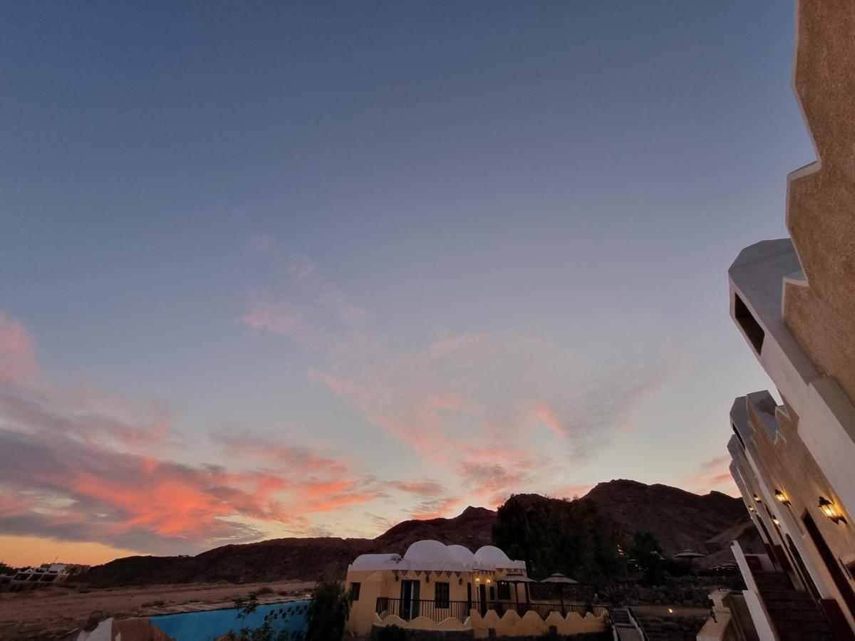 The Bedouin Moon Hotel Дахаб Екстериор снимка