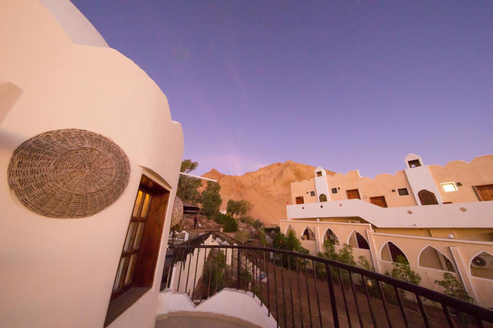The Bedouin Moon Hotel Дахаб Екстериор снимка