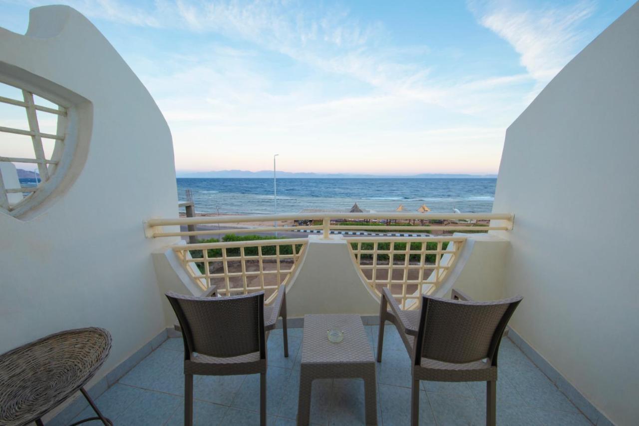 The Bedouin Moon Hotel Дахаб Екстериор снимка